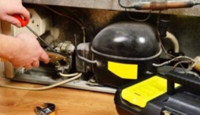 فنيونا الخبراء متاحون لإصلاح الثلاجة على مدار الساعة طوال أيام الأسبوع.